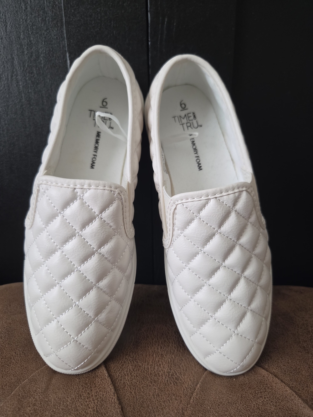 Time and Tru Women's Quilted Slip-On Sneakers in White ~ Size 6
